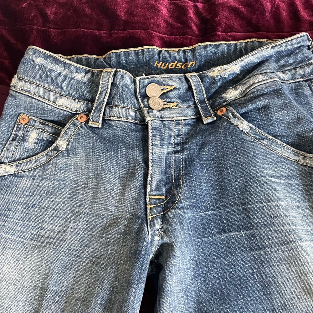 Hudson Y2K low rise boot cut/flared legs. Size 25
